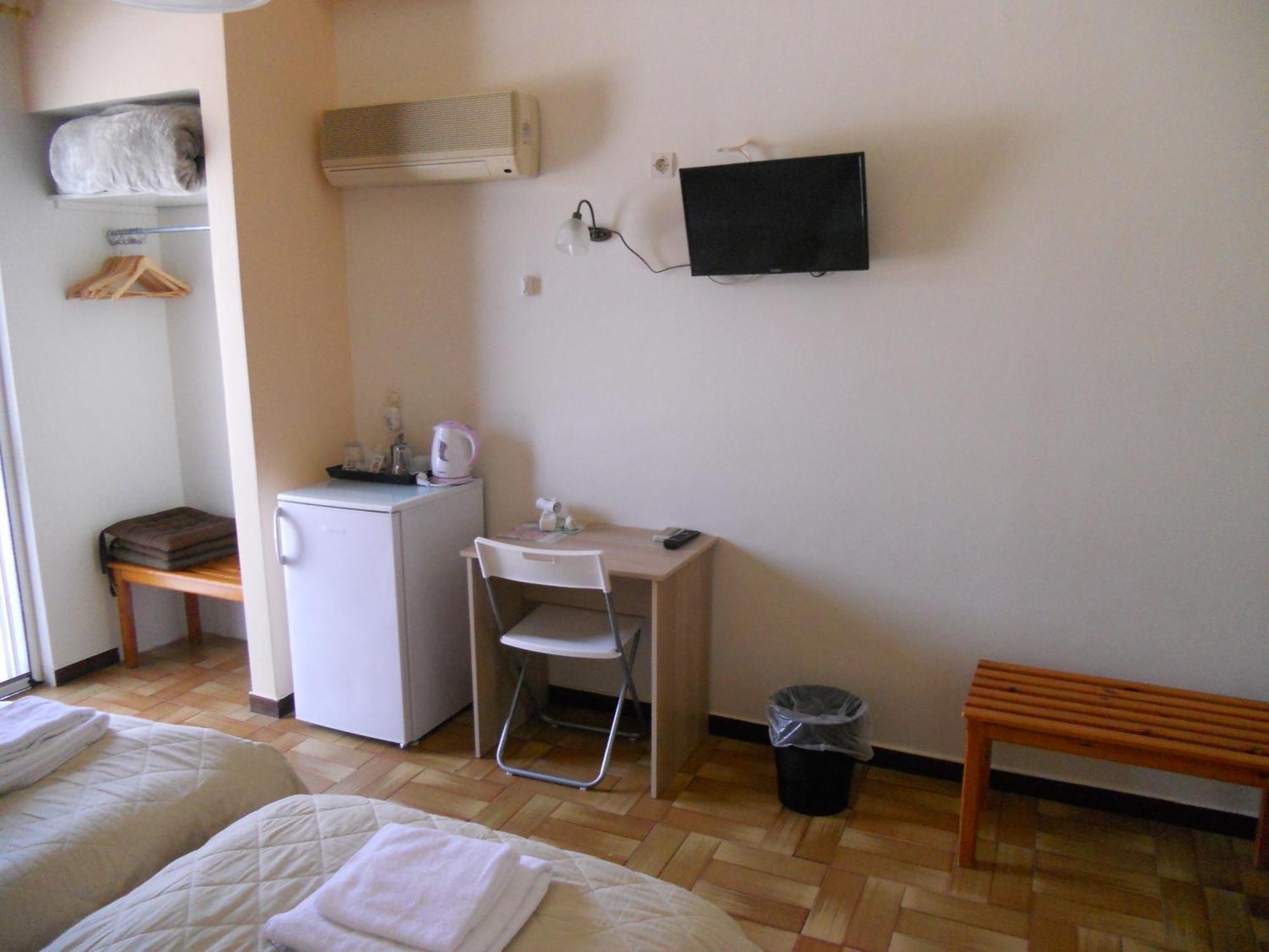Hotel Milton Mavrovoúnion Esterno foto